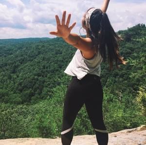 Meet your Posher, Roxanna